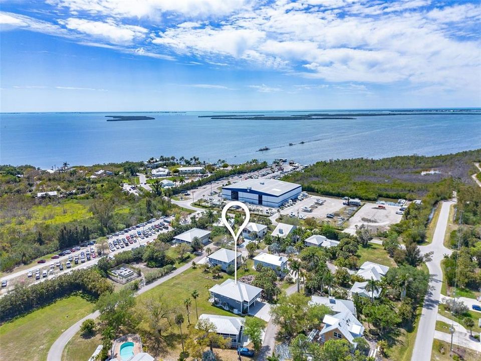 For Sale: $549,500 (3 beds, 3 baths, 1810 Square Feet)