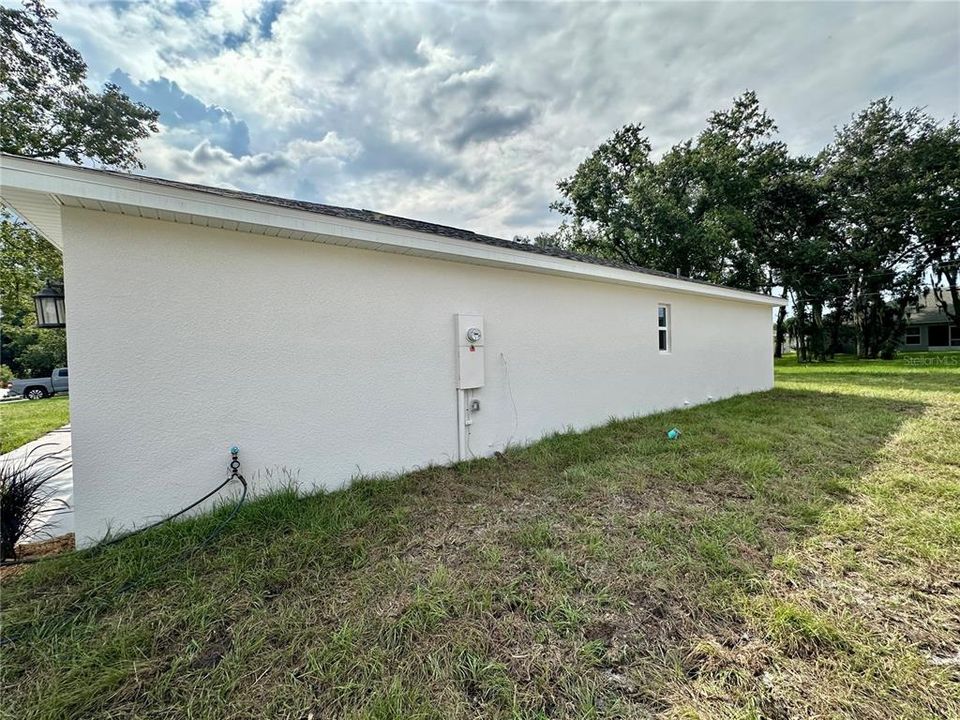 Activo con contrato: $324,900 (3 camas, 2 baños, 1551 Pies cuadrados)