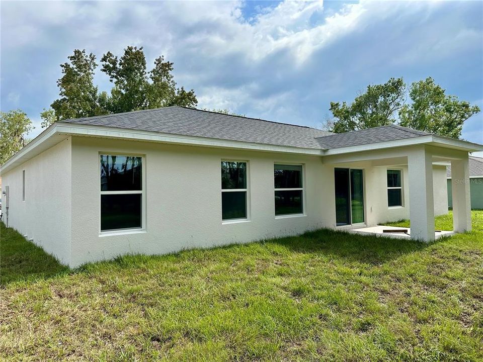 Activo con contrato: $324,900 (3 camas, 2 baños, 1551 Pies cuadrados)