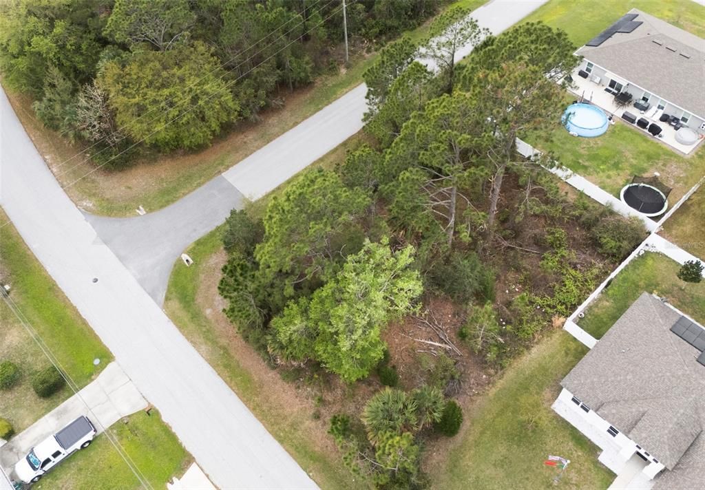 Activo con contrato: $76,000 (0.27 acres)