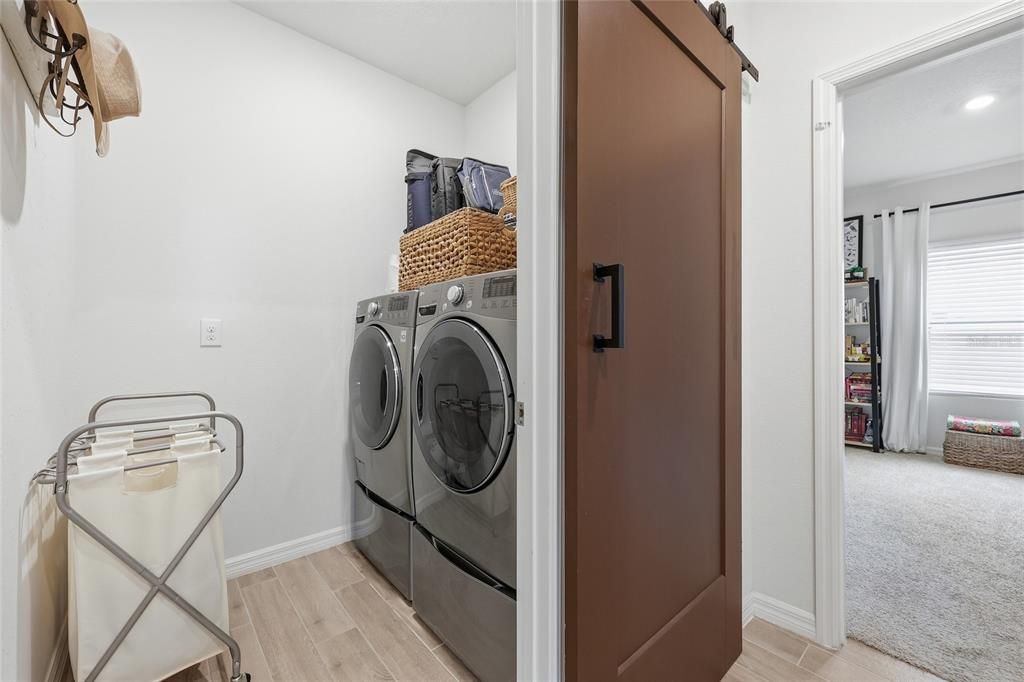 На продажу: $385,000 (4 спален, 2 ванн, 1785 Квадратных фут)