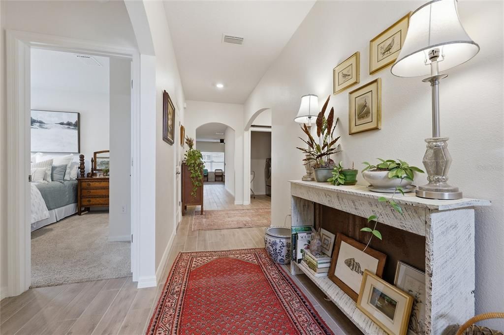 На продажу: $385,000 (4 спален, 2 ванн, 1785 Квадратных фут)