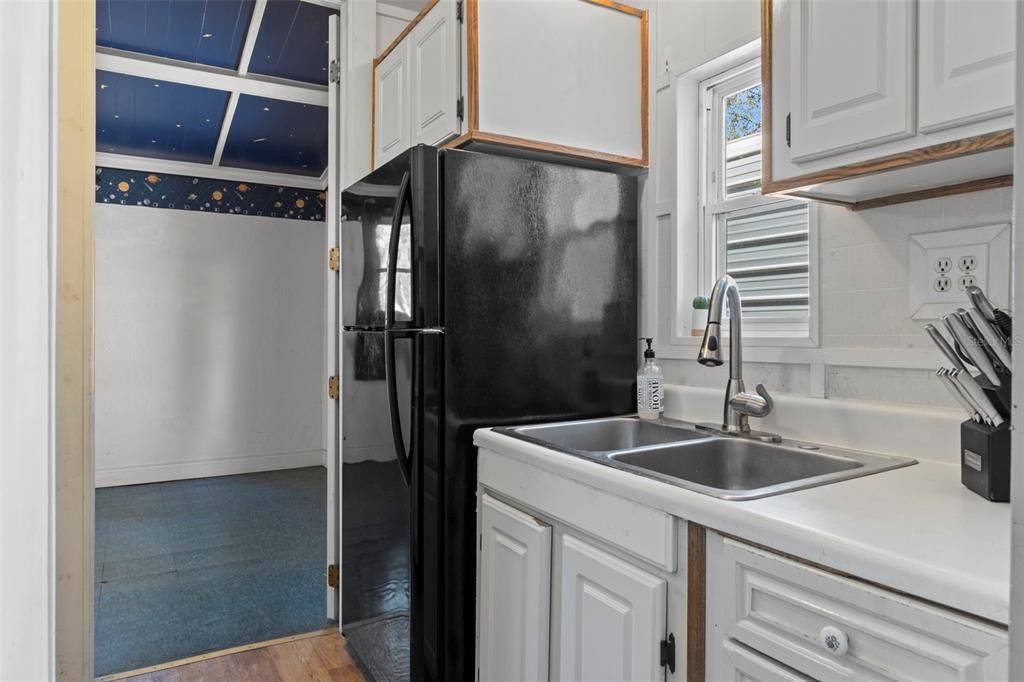 For Sale: $211,000 (3 beds, 2 baths, 1152 Square Feet)