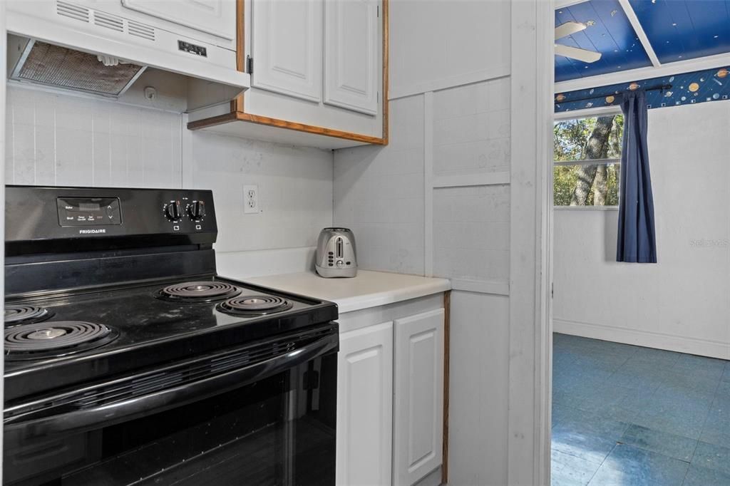 For Sale: $211,000 (3 beds, 2 baths, 1152 Square Feet)