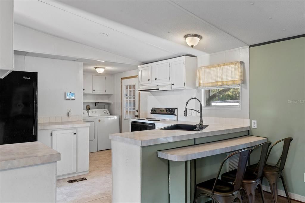 For Sale: $211,000 (3 beds, 2 baths, 1152 Square Feet)