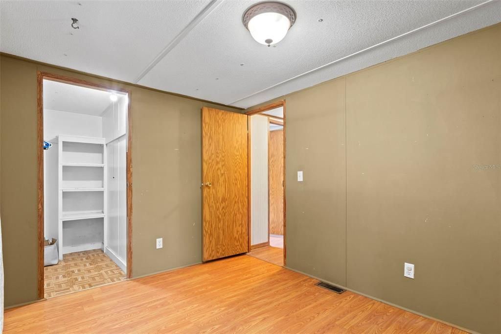 For Sale: $211,000 (3 beds, 2 baths, 1152 Square Feet)