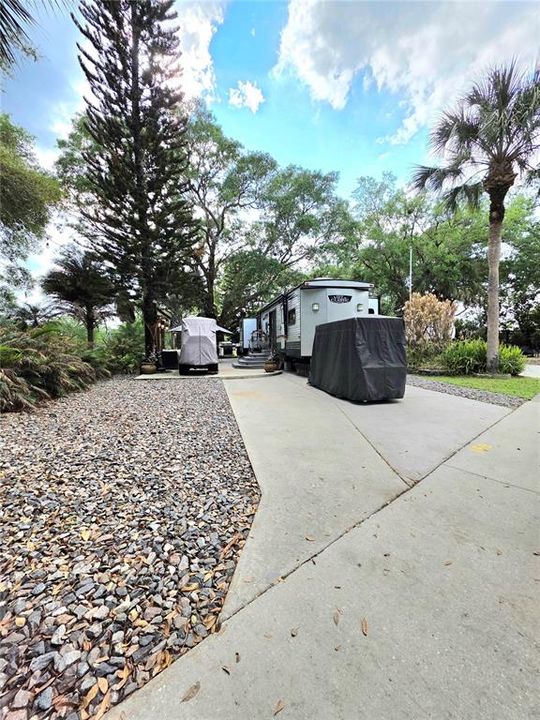 На продажу: $162,000 (0.06 acres)