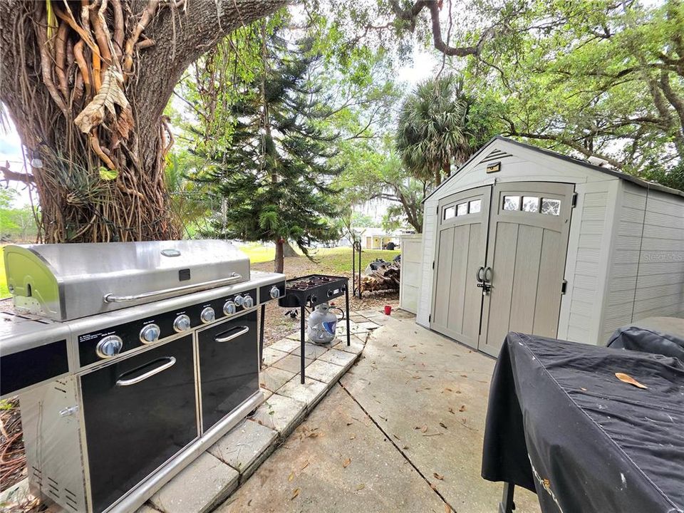 На продажу: $162,000 (0.06 acres)