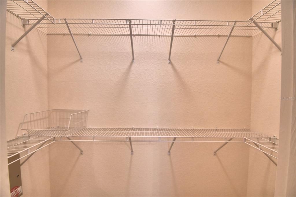 Active With Contract: $185,000 (2 beds, 2 baths, 1231 Square Feet)