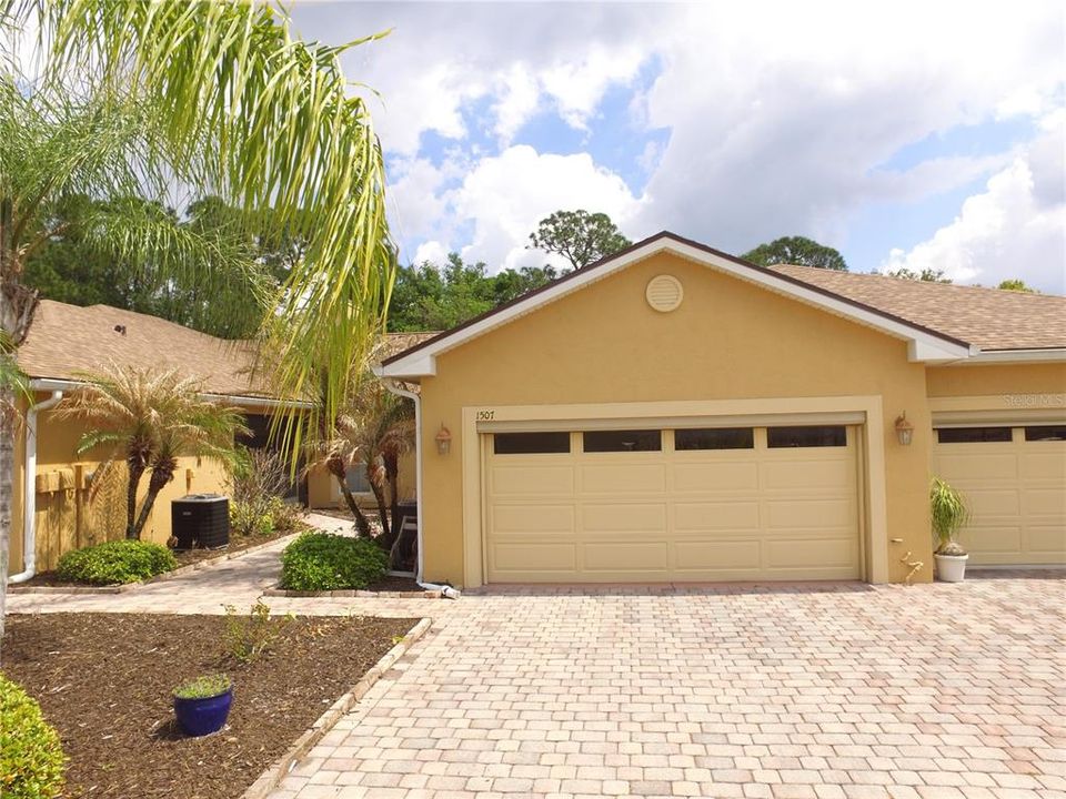 Active With Contract: $185,000 (2 beds, 2 baths, 1231 Square Feet)