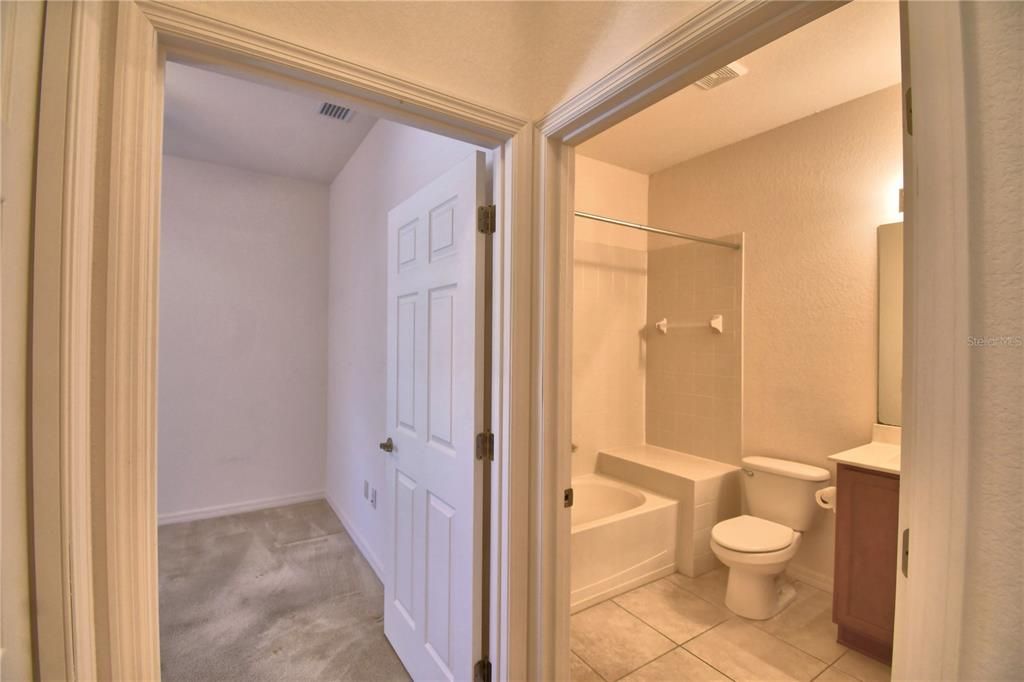 Active With Contract: $185,000 (2 beds, 2 baths, 1231 Square Feet)