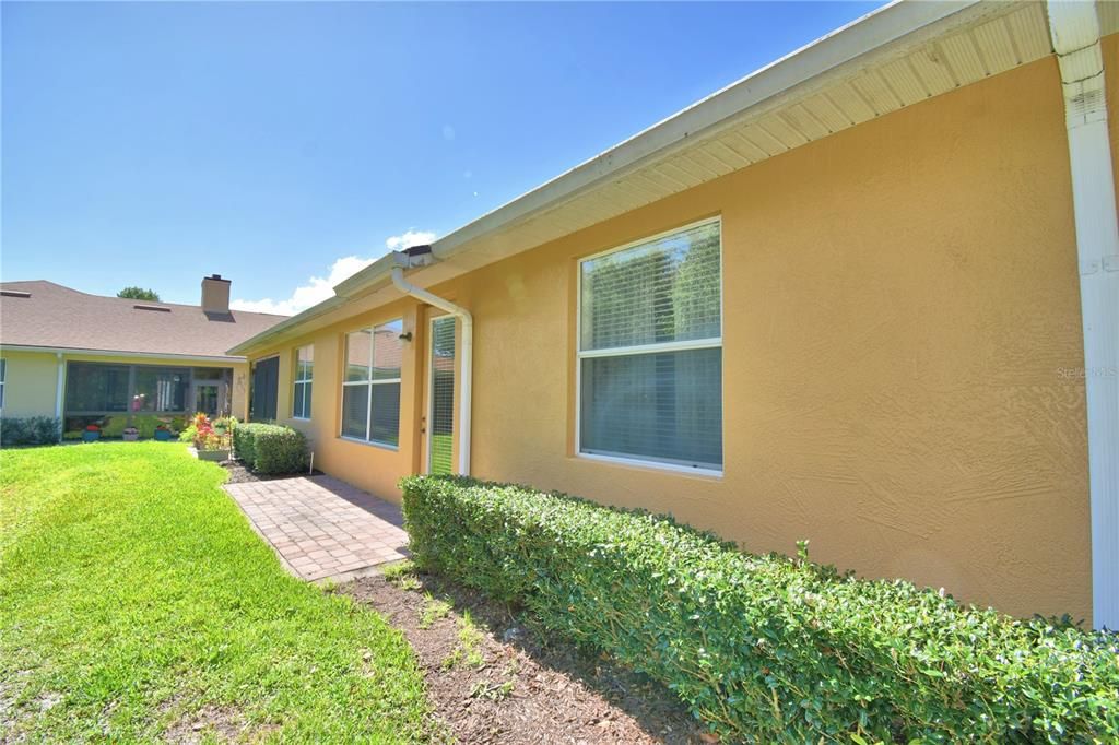 Active With Contract: $185,000 (2 beds, 2 baths, 1231 Square Feet)