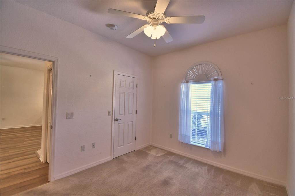 Active With Contract: $185,000 (2 beds, 2 baths, 1231 Square Feet)