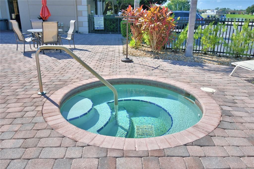 Active With Contract: $185,000 (2 beds, 2 baths, 1231 Square Feet)