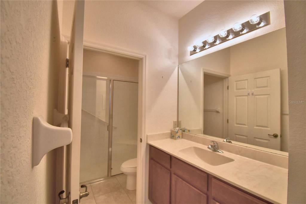 Active With Contract: $185,000 (2 beds, 2 baths, 1231 Square Feet)