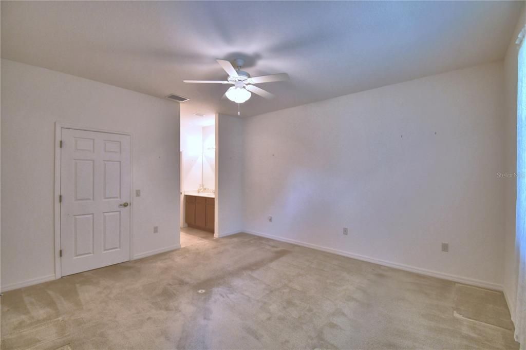 Active With Contract: $185,000 (2 beds, 2 baths, 1231 Square Feet)