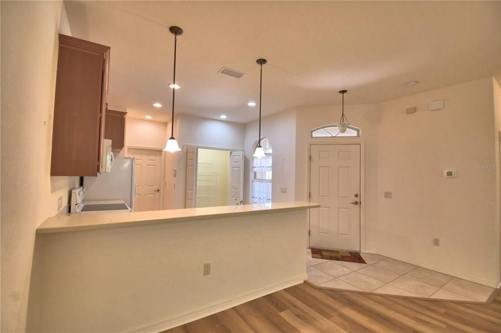 Active With Contract: $185,000 (2 beds, 2 baths, 1231 Square Feet)