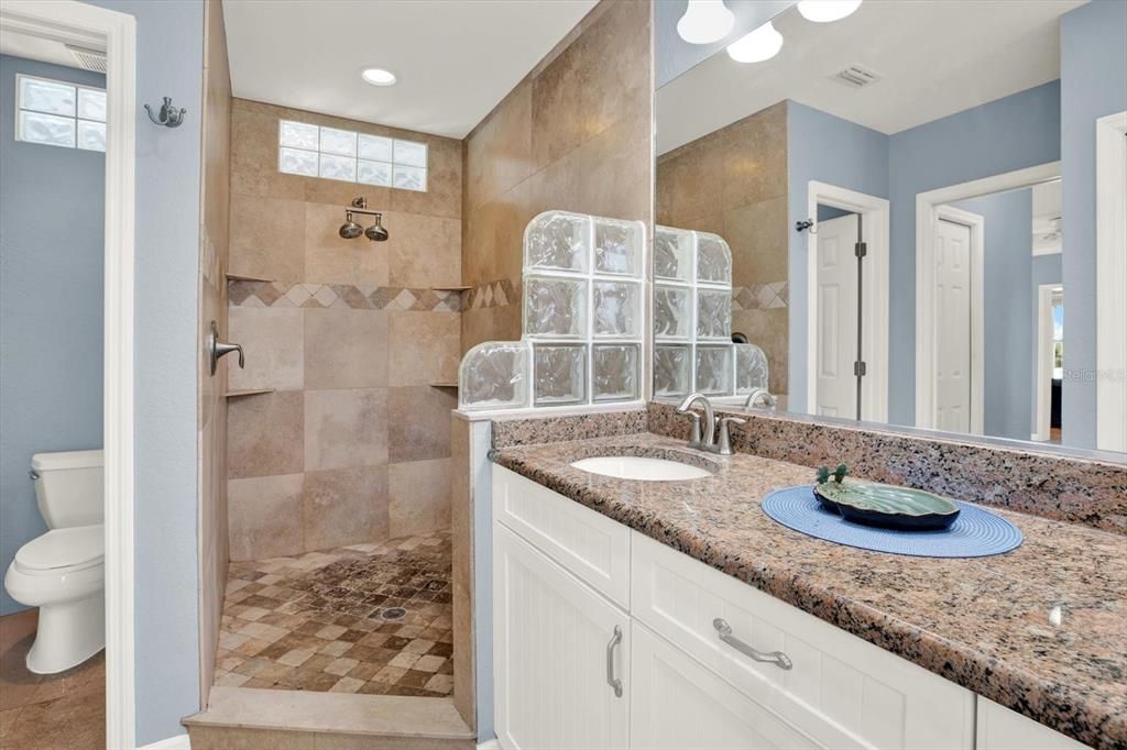 For Sale: $749,000 (3 beds, 3 baths, 2300 Square Feet)