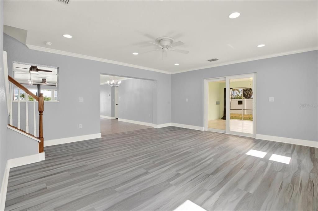 For Sale: $749,000 (3 beds, 3 baths, 2300 Square Feet)