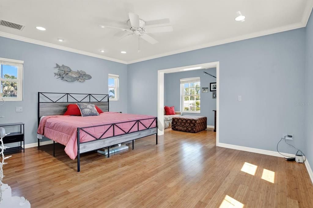 For Sale: $749,000 (3 beds, 3 baths, 2300 Square Feet)