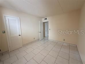 Под контрактом: $117,900 (2 спален, 2 ванн, 1103 Квадратных фут)
