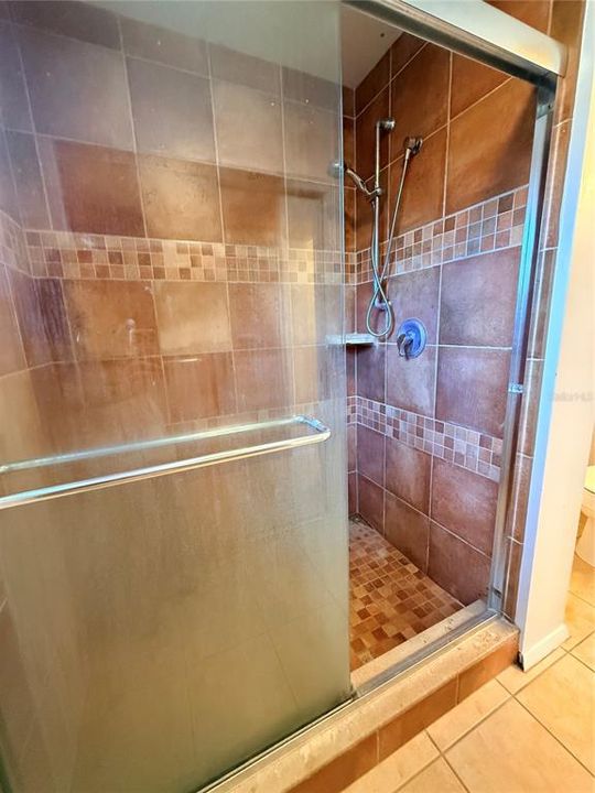 Activo con contrato: $253,000 (3 camas, 2 baños, 1440 Pies cuadrados)