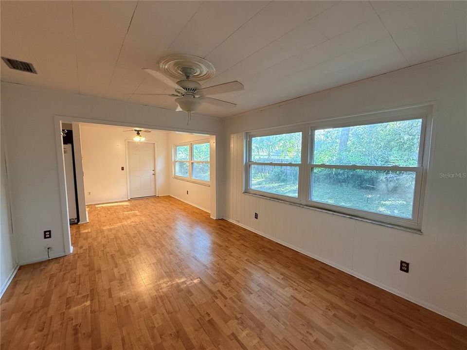 Activo con contrato: $253,000 (3 camas, 2 baños, 1440 Pies cuadrados)