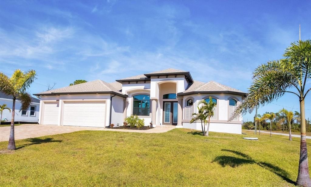 En Venta: $699,000 (3 camas, 2 baños, 2082 Pies cuadrados)