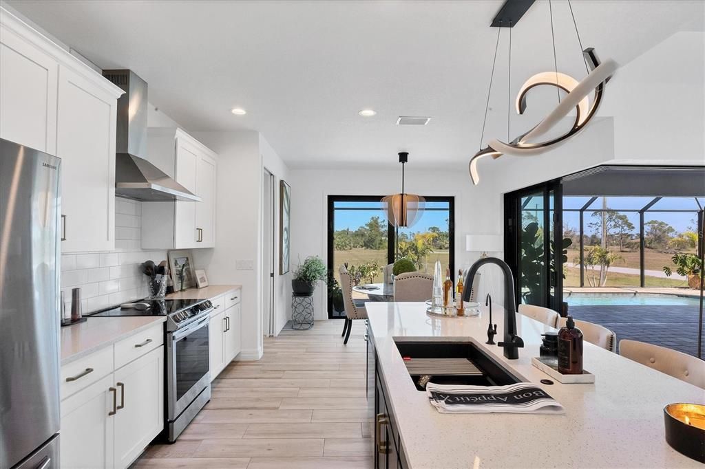 En Venta: $699,000 (3 camas, 2 baños, 2082 Pies cuadrados)