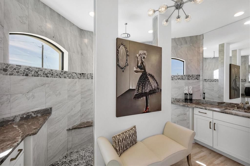 En Venta: $699,000 (3 camas, 2 baños, 2082 Pies cuadrados)