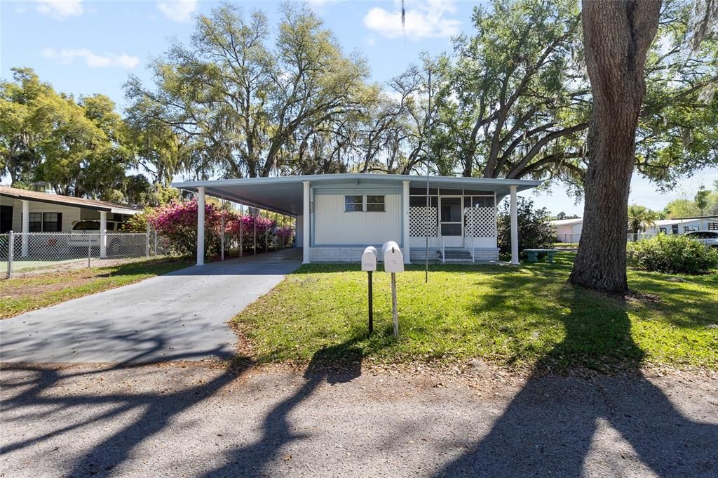 На продажу: $114,900 (2 спален, 2 ванн, 720 Квадратных фут)