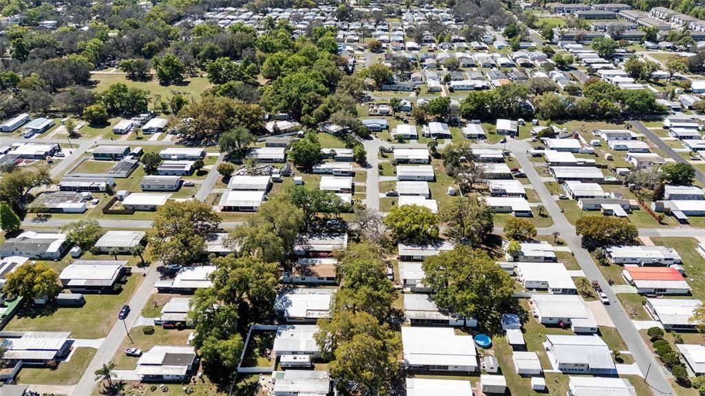 На продажу: $114,900 (2 спален, 2 ванн, 720 Квадратных фут)