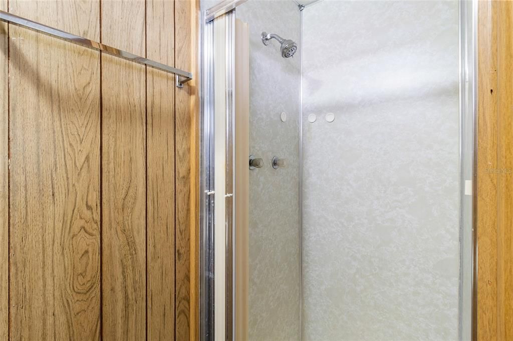 На продажу: $114,900 (2 спален, 2 ванн, 720 Квадратных фут)