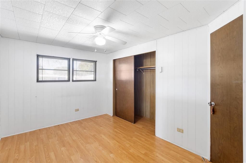 На продажу: $114,900 (2 спален, 2 ванн, 720 Квадратных фут)