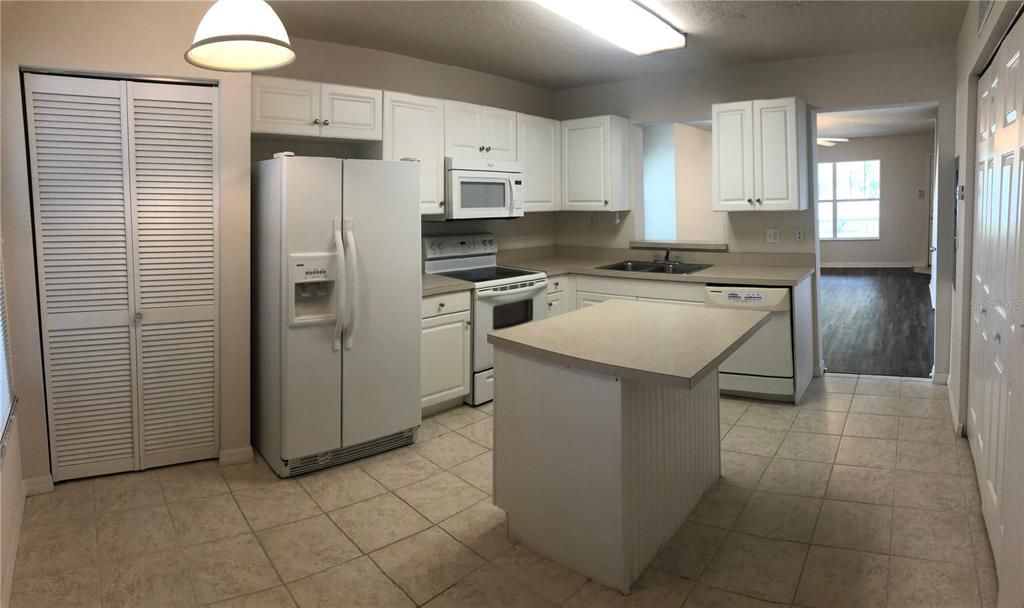 For Sale: $220,000 (2 beds, 2 baths, 1154 Square Feet)