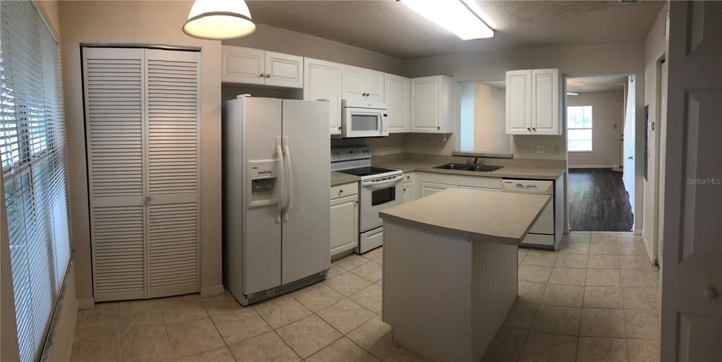 For Sale: $220,000 (2 beds, 2 baths, 1154 Square Feet)