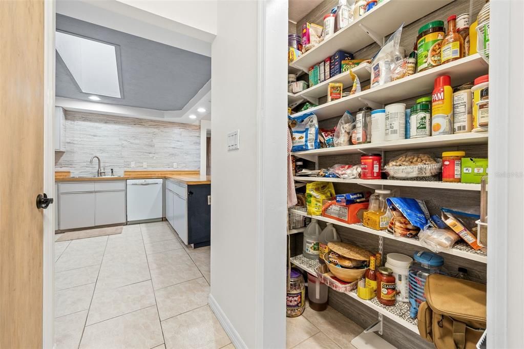 На продажу: $425,000 (4 спален, 3 ванн, 2331 Квадратных фут)