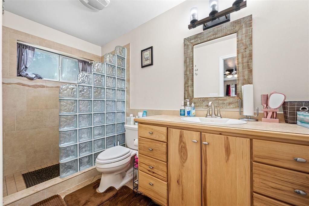 На продажу: $425,000 (4 спален, 3 ванн, 2331 Квадратных фут)