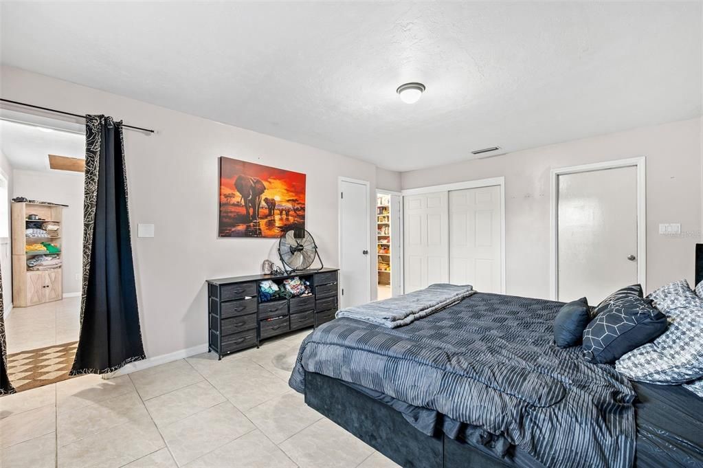 На продажу: $425,000 (4 спален, 3 ванн, 2331 Квадратных фут)