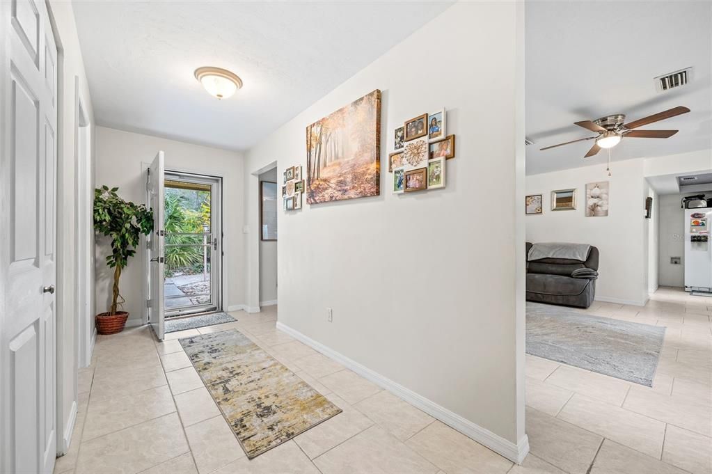 На продажу: $425,000 (4 спален, 3 ванн, 2331 Квадратных фут)