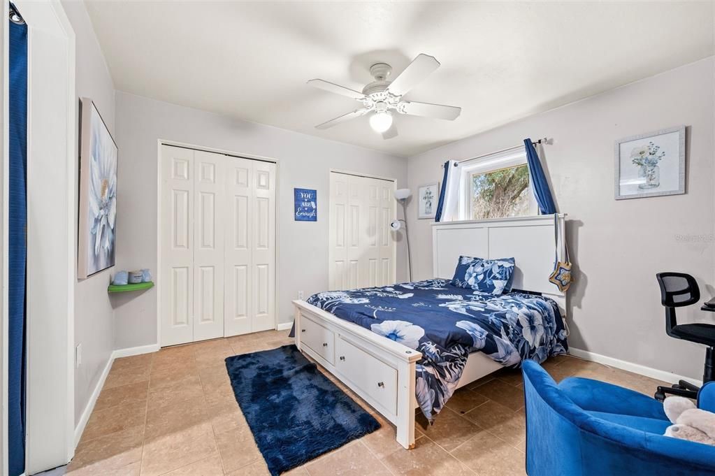 На продажу: $425,000 (4 спален, 3 ванн, 2331 Квадратных фут)