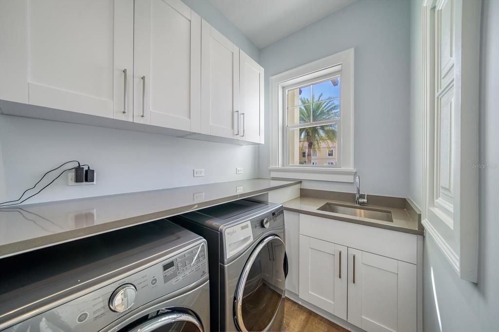 For Sale: $1,660,000 (3 beds, 2 baths, 2551 Square Feet)