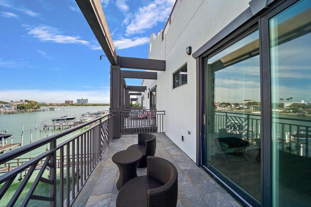 For Sale: $1,660,000 (3 beds, 2 baths, 2551 Square Feet)