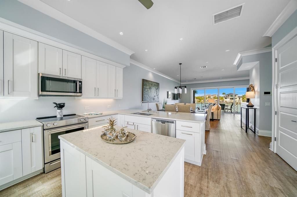 For Sale: $1,660,000 (3 beds, 2 baths, 2551 Square Feet)