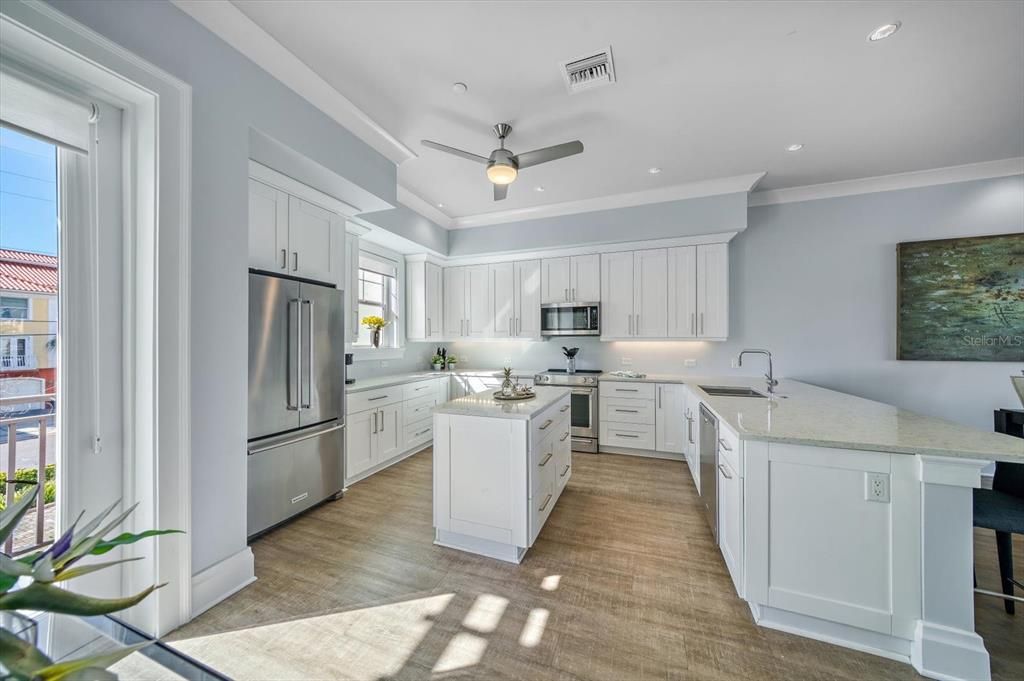 For Sale: $1,660,000 (3 beds, 2 baths, 2551 Square Feet)