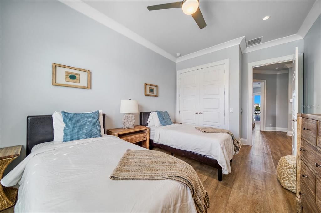 For Sale: $1,660,000 (3 beds, 2 baths, 2551 Square Feet)