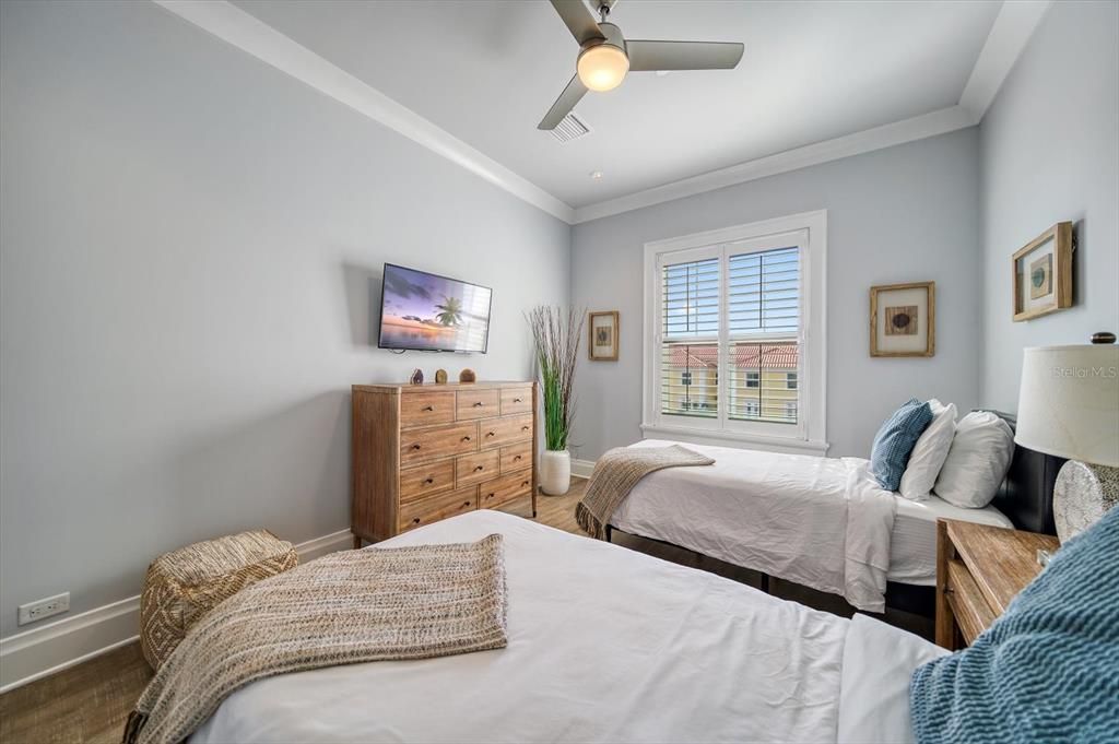 For Sale: $1,660,000 (3 beds, 2 baths, 2551 Square Feet)