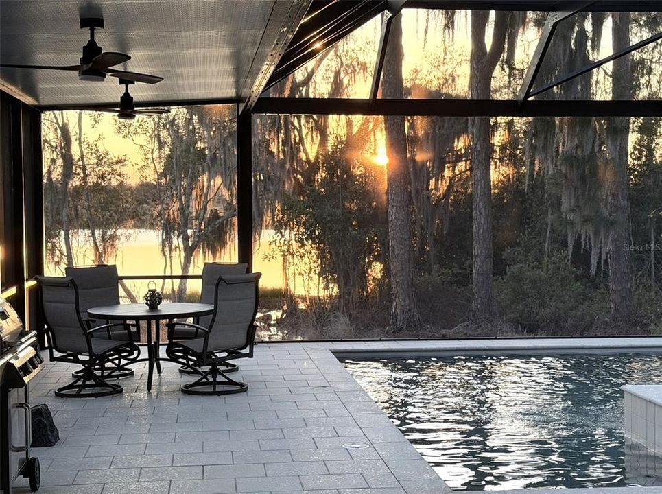 Activo con contrato: $1,299,500 (5 camas, 3 baños, 3911 Pies cuadrados)