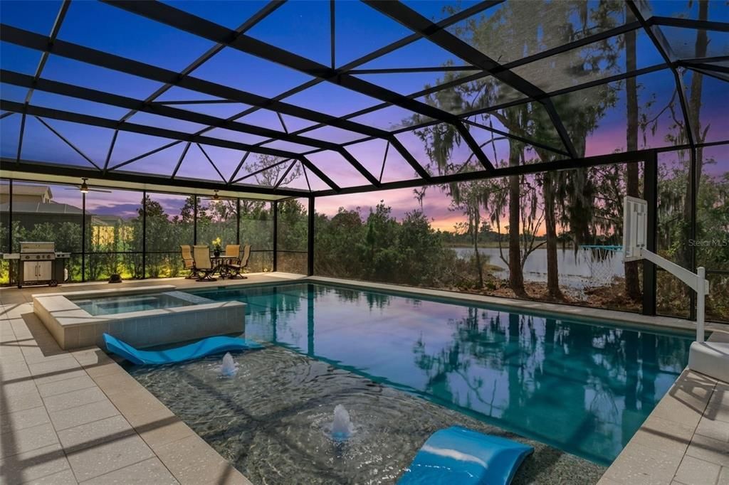 Activo con contrato: $1,299,500 (5 camas, 3 baños, 3911 Pies cuadrados)