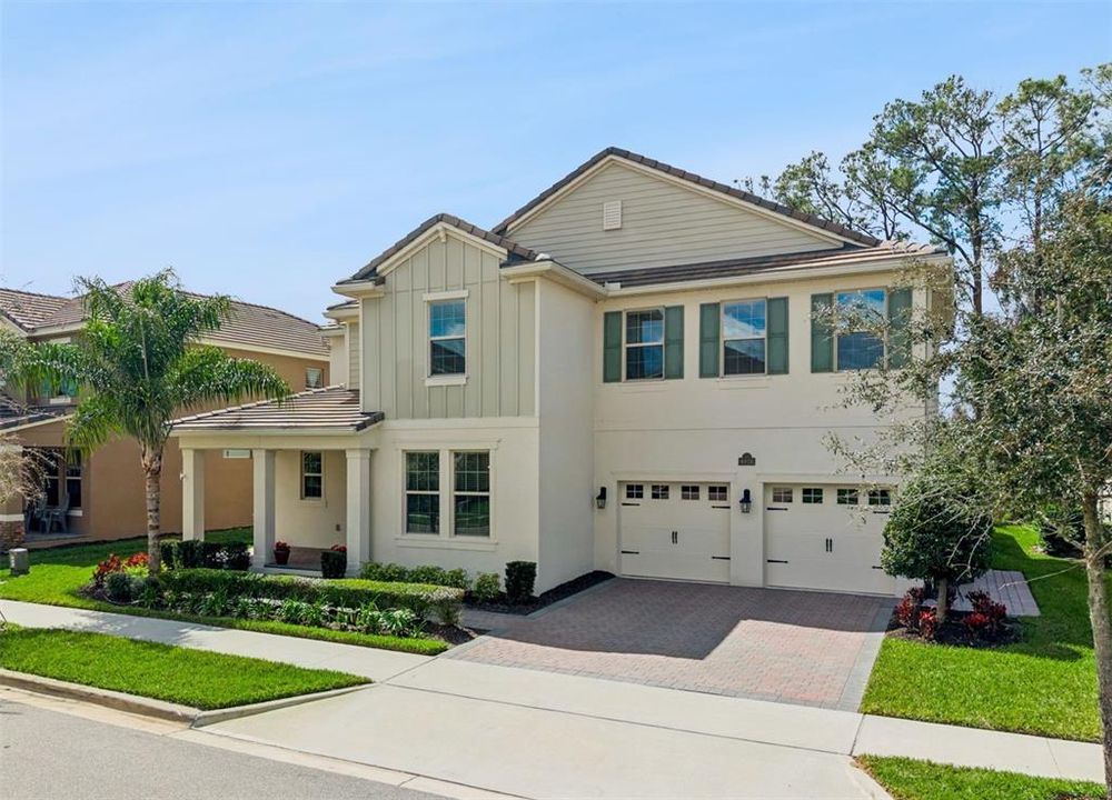 Activo con contrato: $1,299,500 (5 camas, 3 baños, 3911 Pies cuadrados)